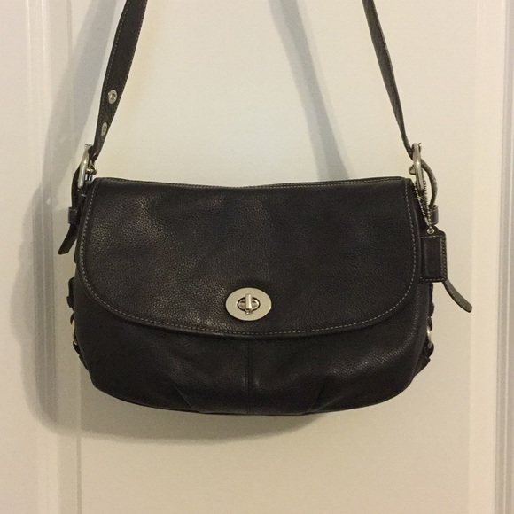 Coach Handbags - 🖤 COACH Legacy Handbag